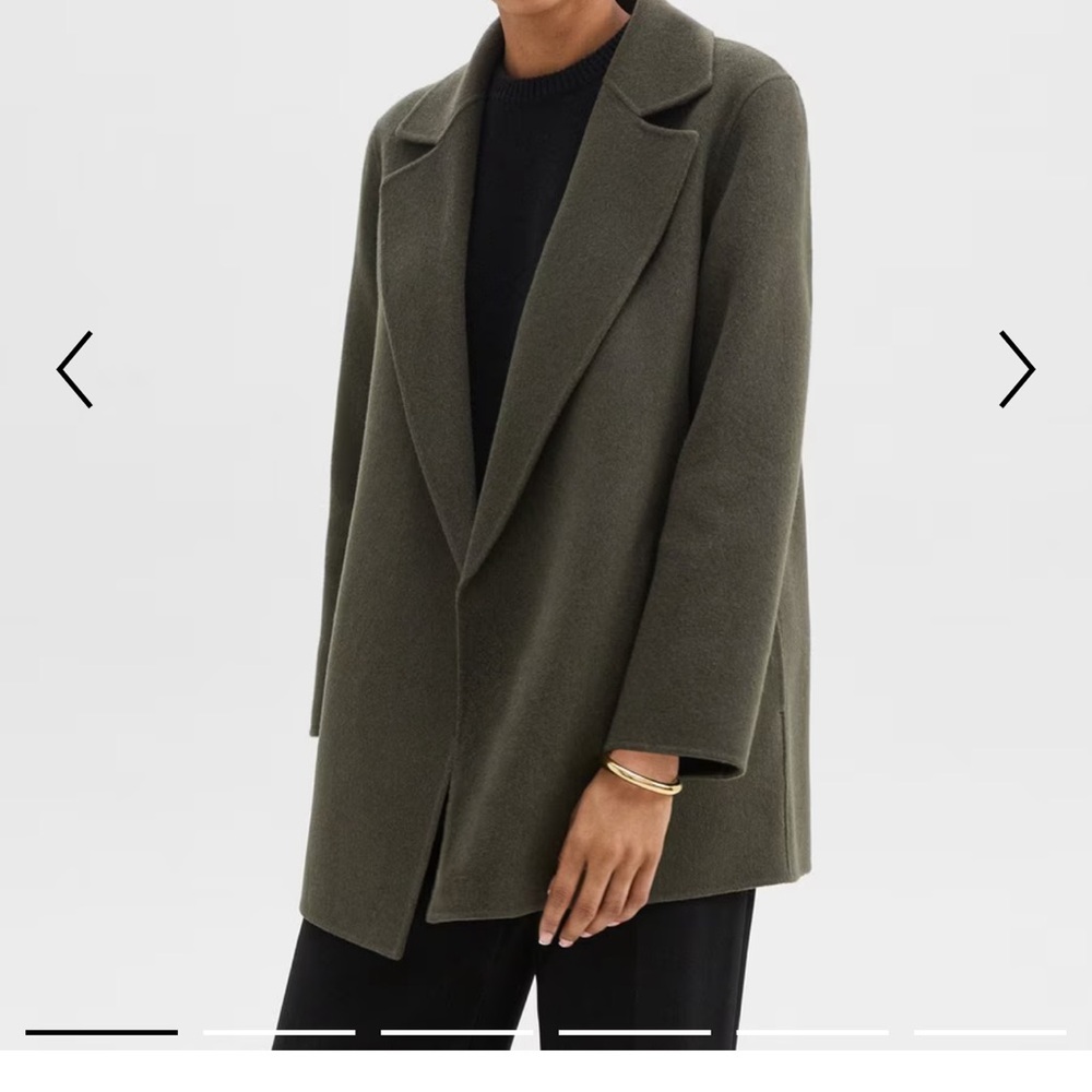 Women’s theory coat